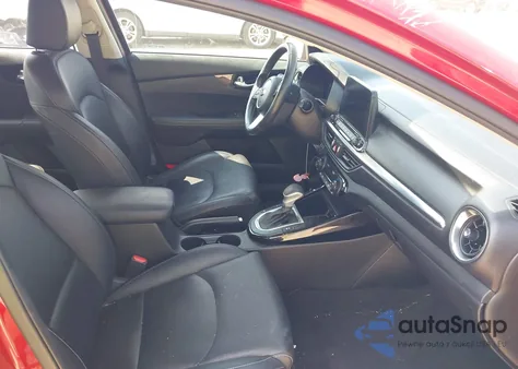 2021 Kia Forte Ex z USA, uszkodzony, nr VIN 3KPF54AD9ME349157